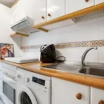 He Doris Apartment *